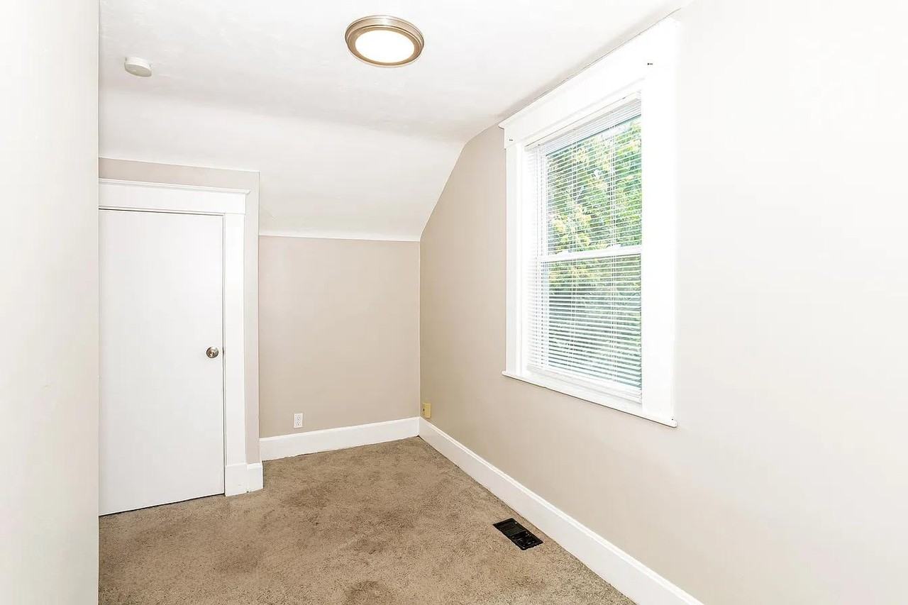 1733 Gilsey Avenue - Photo 2 of 7