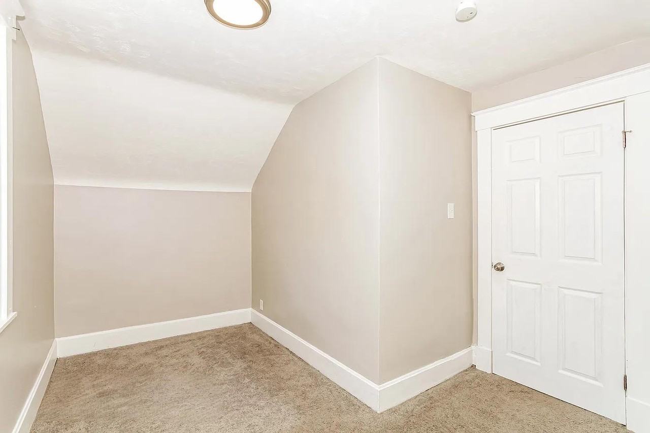 1733 Gilsey Avenue - Photo 3 of 7