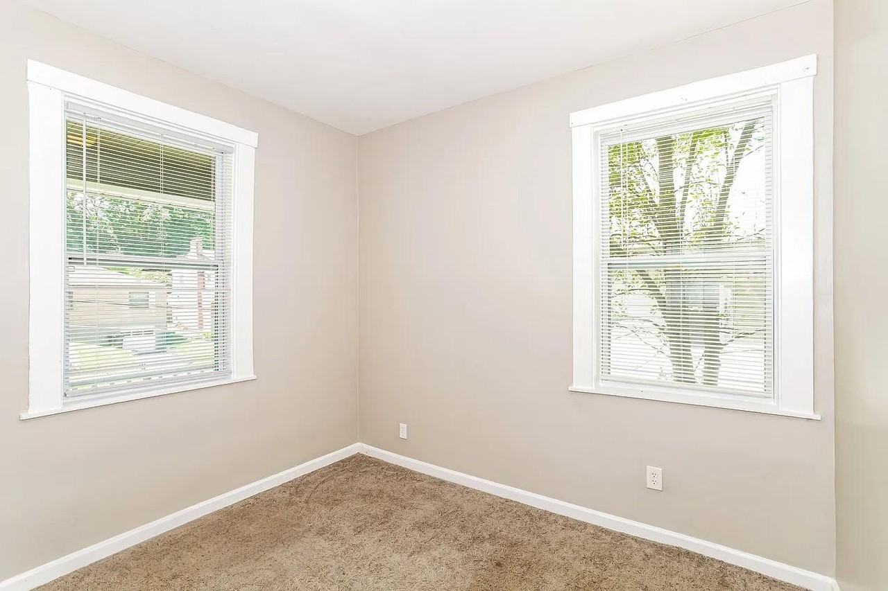 1733 Gilsey Avenue - Photo 4 of 7
