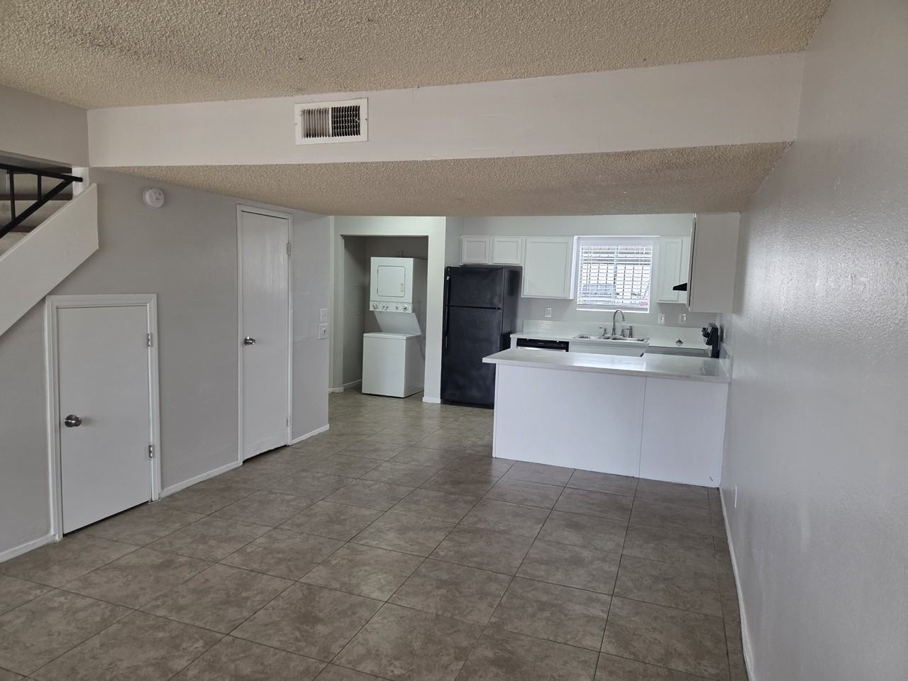 3505 Rio Robles Unit C - Photo 4 of 13