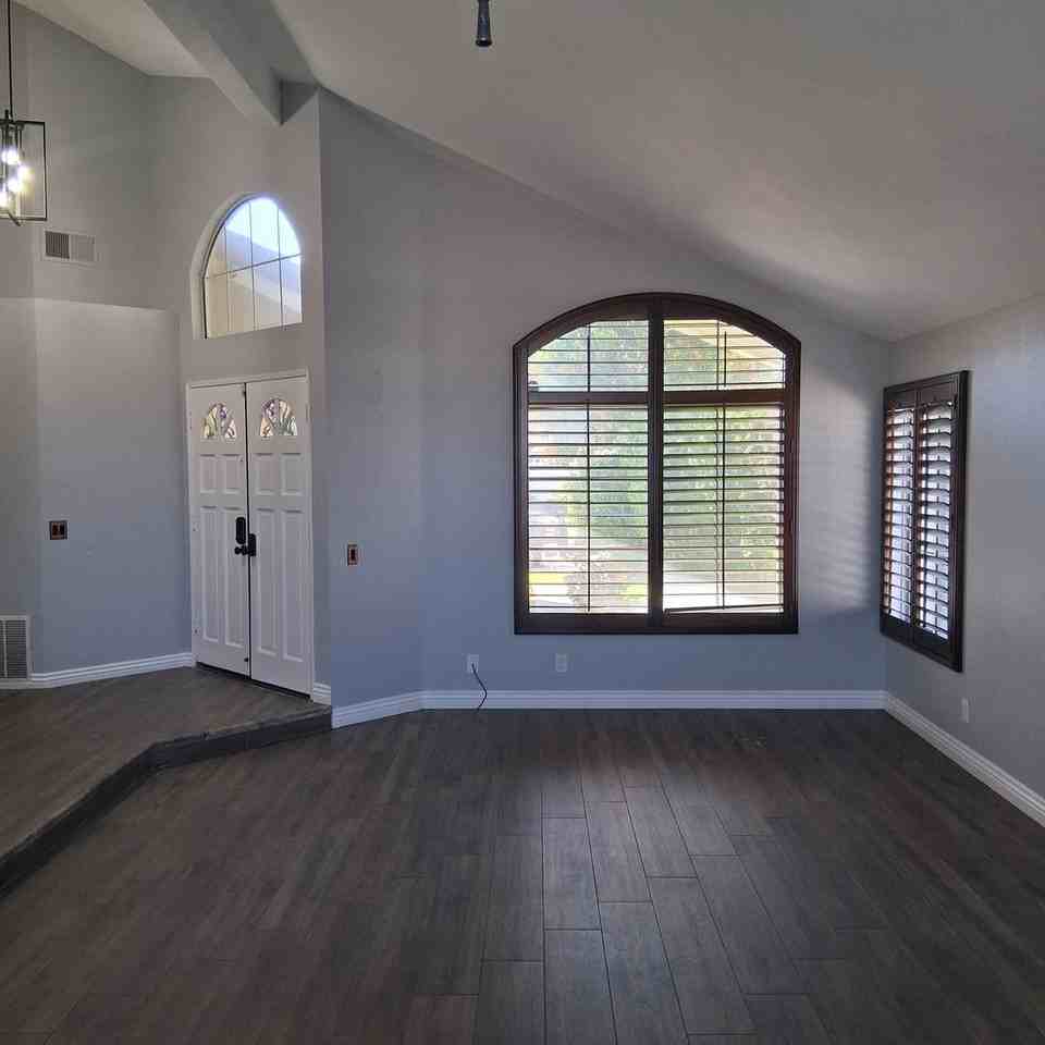 13016 Mew Cir - Photo 4 of 36