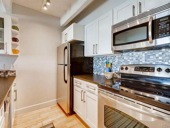 1433 North Williams Street #805 - Photo 3 of 11