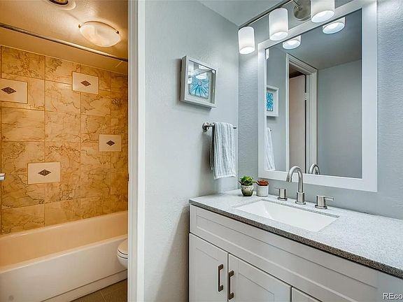 1433 North Williams Street #805 - Photo 7 of 11