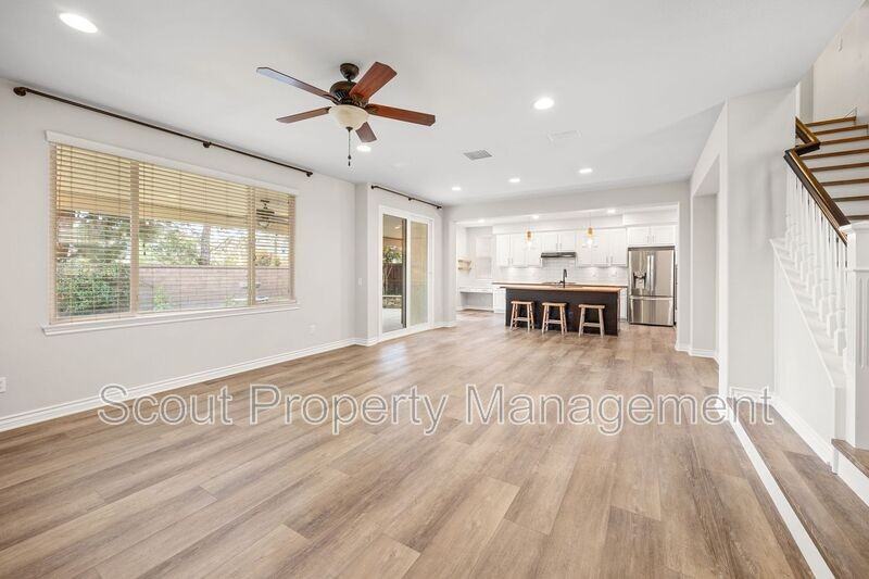 27467 Lock Haven Ct - Photo 4 of 44
