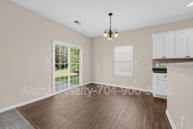 9926 Barrands Ln - Photo 6 of 20