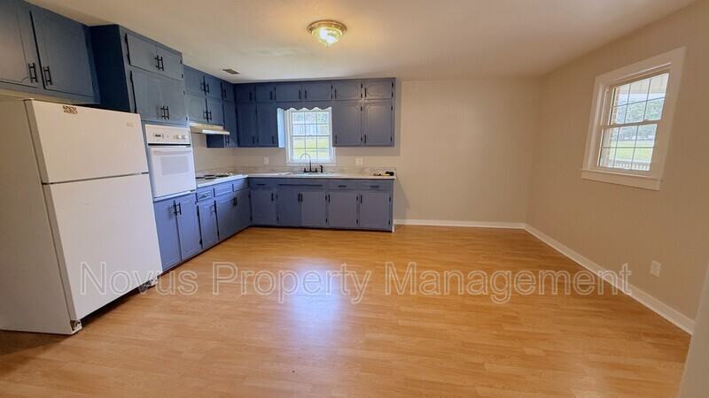 611 Mitchell Ave - Photo 5 of 17