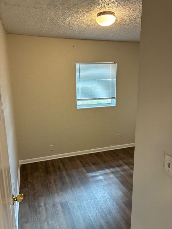 4520 Bessie Cir W - Photo 7 of 16