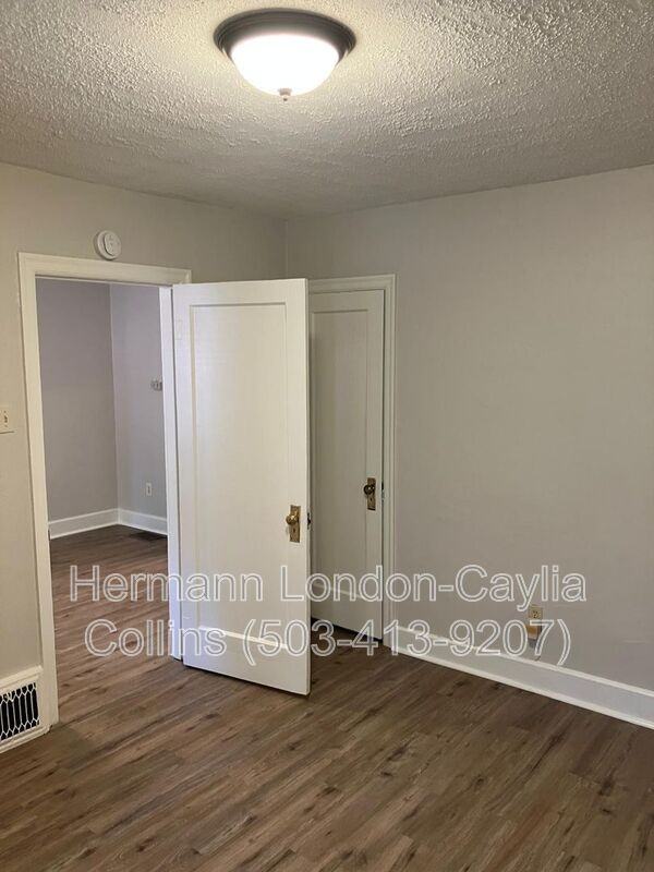 5229 Fletcher St - Photo 4 of 16
