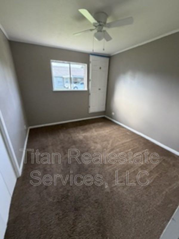 306 Bahon St - Photo 4 of 7