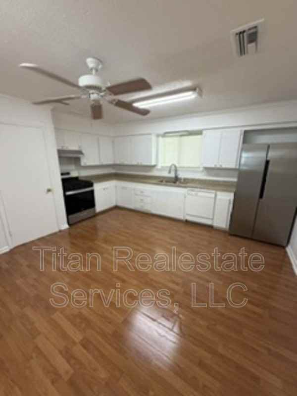 306 Bahon St - Photo 6 of 7