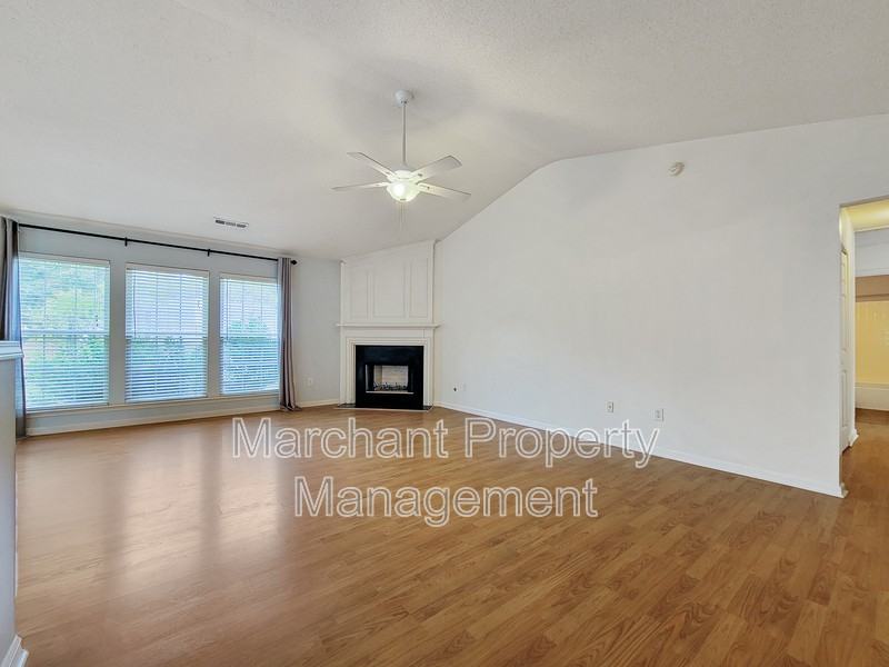 11 Brunner Ct - Photo 7 of 34