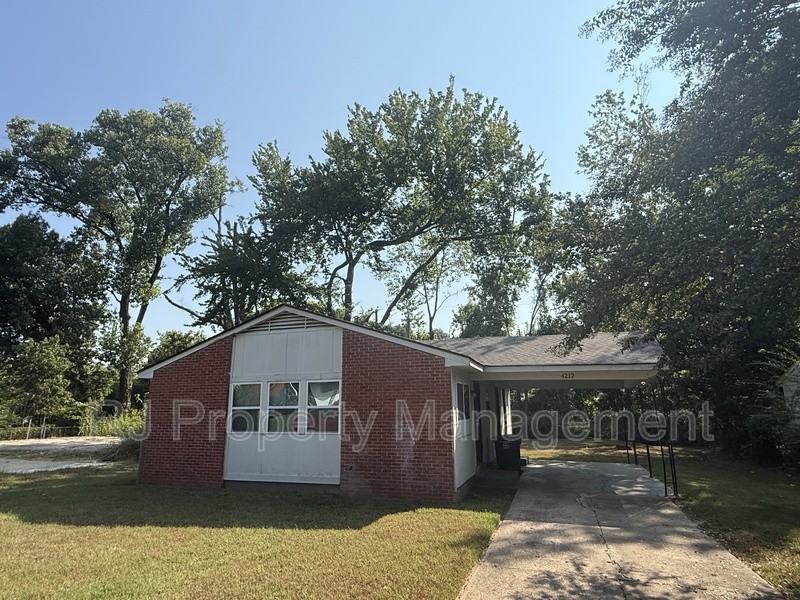 4212 Falcon Dr