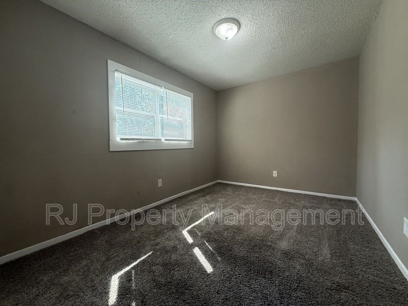 4212 Falcon Dr - Photo 6 of 14