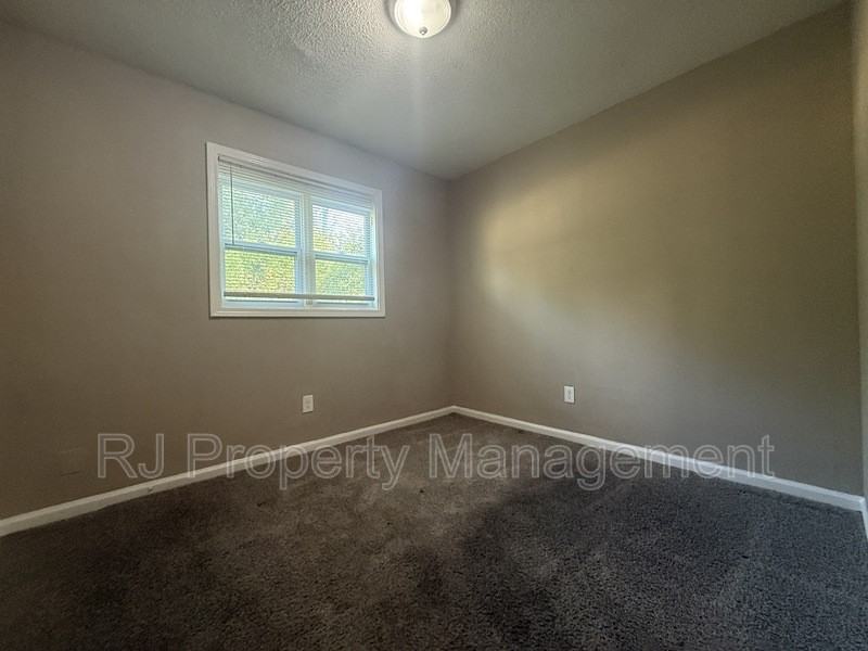 4212 Falcon Dr - Photo 7 of 14
