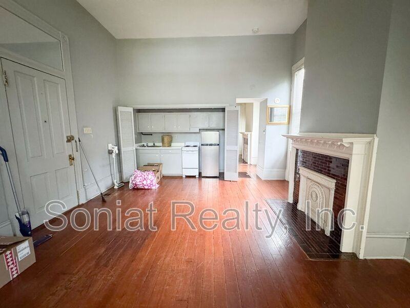 3707 Camp St - Photo 3 of 10
