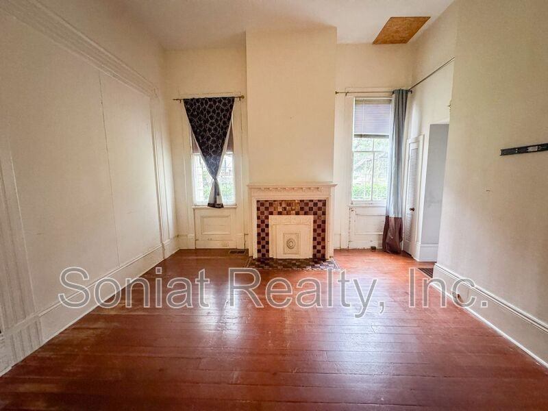 3707 Camp St - Photo 6 of 10