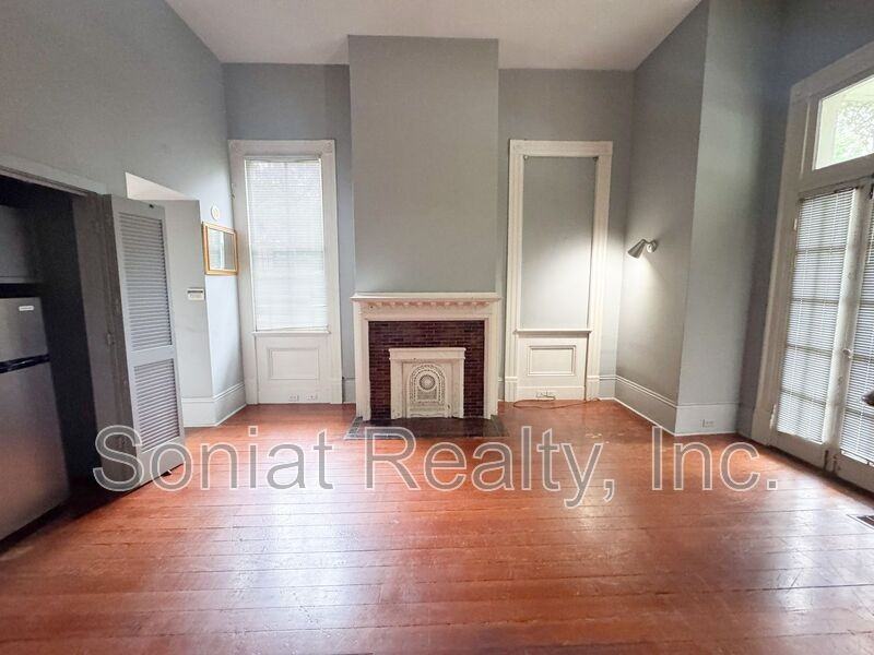 3707 Camp St - Photo 7 of 10