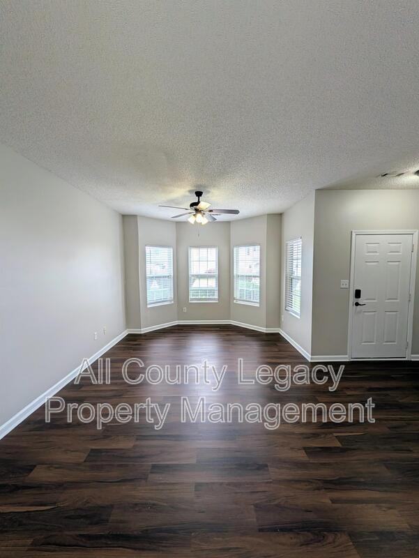 3230 Oakley Pl - Photo 2 of 10