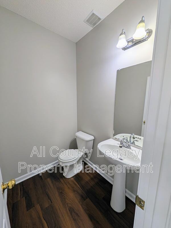 3230 Oakley Pl - Photo 4 of 10