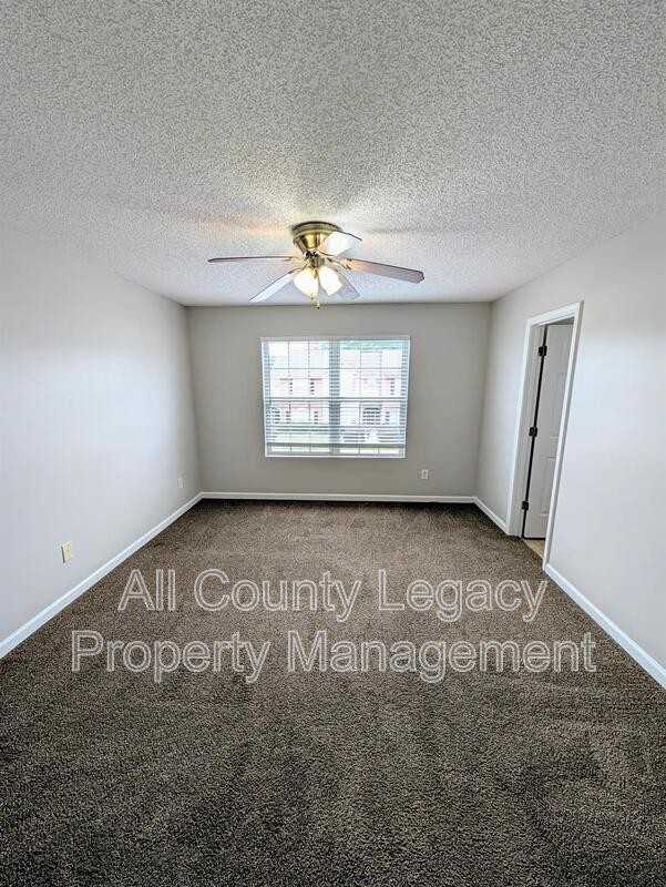 3230 Oakley Pl - Photo 6 of 10