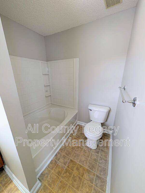 3230 Oakley Pl - Photo 7 of 10