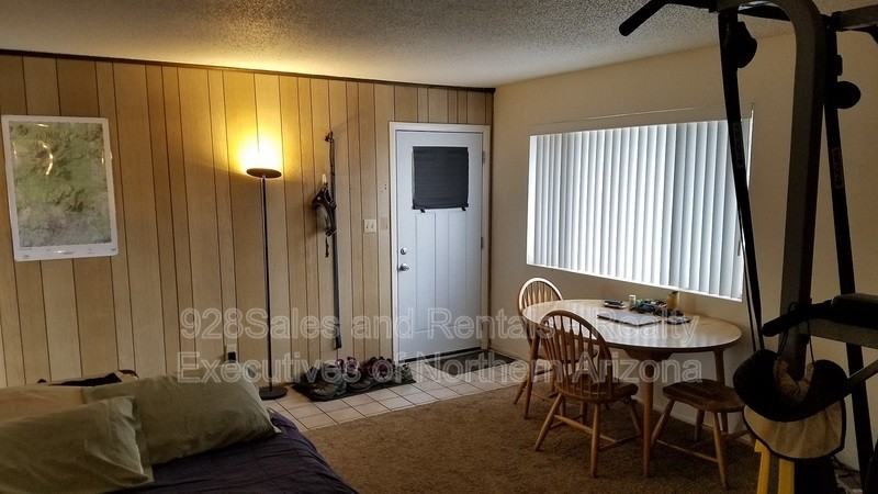 1514 N San Francisco St #A - Photo 2 of 21