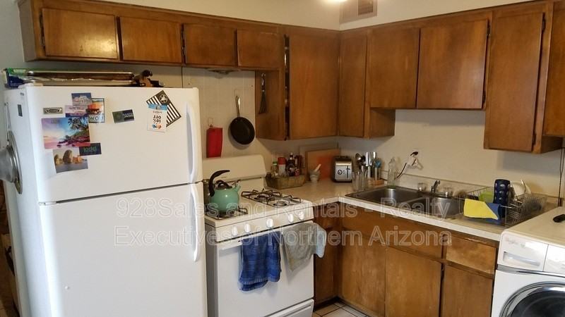 1514 N San Francisco St #A - Photo 3 of 21