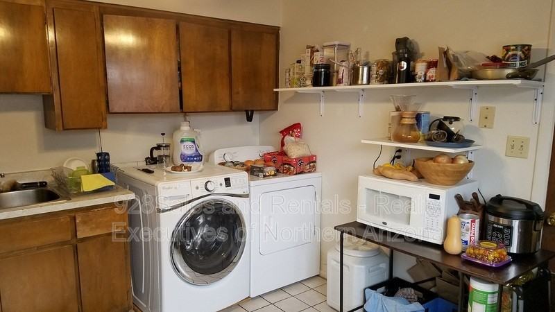 1514 N San Francisco St #A - Photo 4 of 21