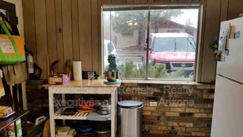 1514 N San Francisco St #A - Photo 5 of 21