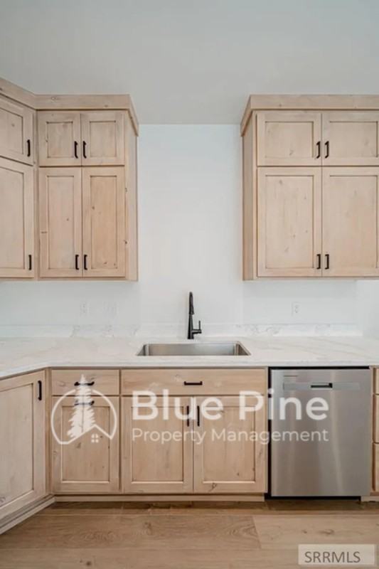 1295 Bear Ave - Photo 6 of 19