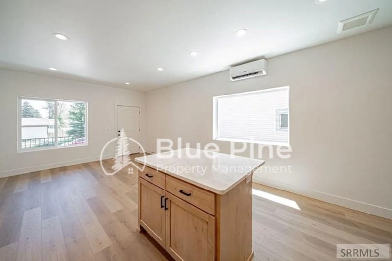 1297 Bear Ave - Photo 7 of 19
