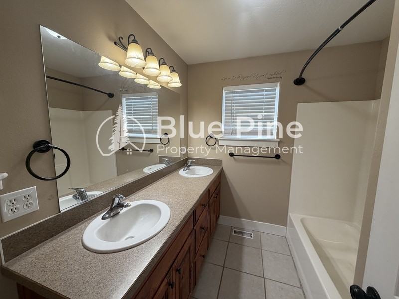3930 E Vision Dr - Photo 7 of 19