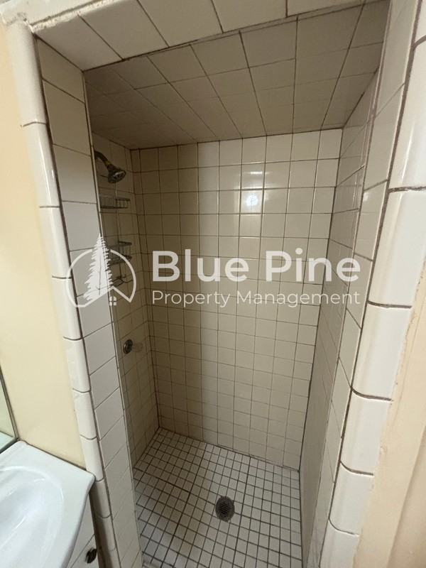 440 Walnut St #8 - Photo 6 of 7