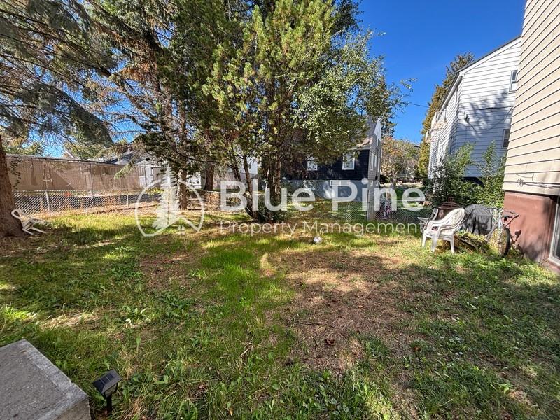 440 Walnut St #8 - Photo 7 of 7