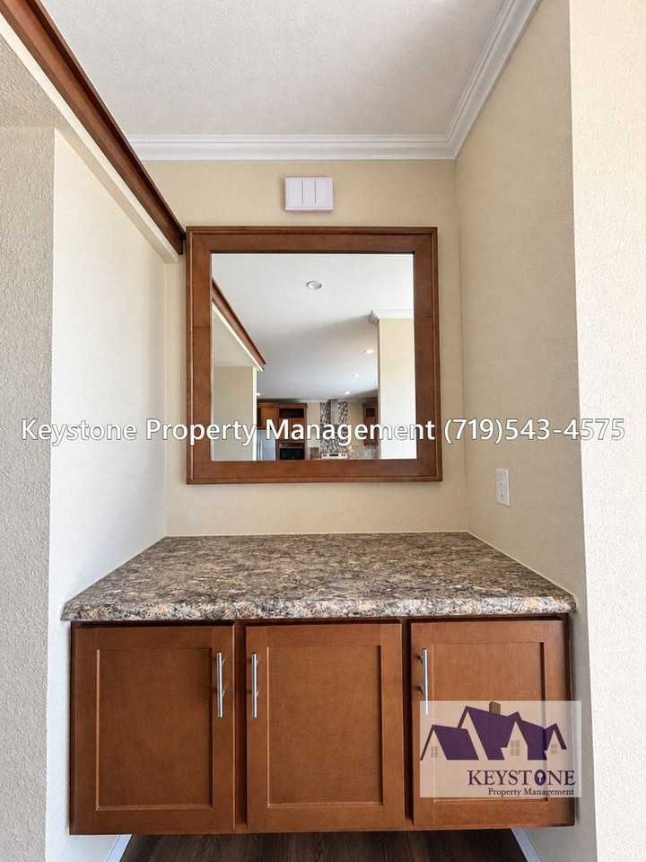 1051 E Platteville Blvd - Photo 3 of 33
