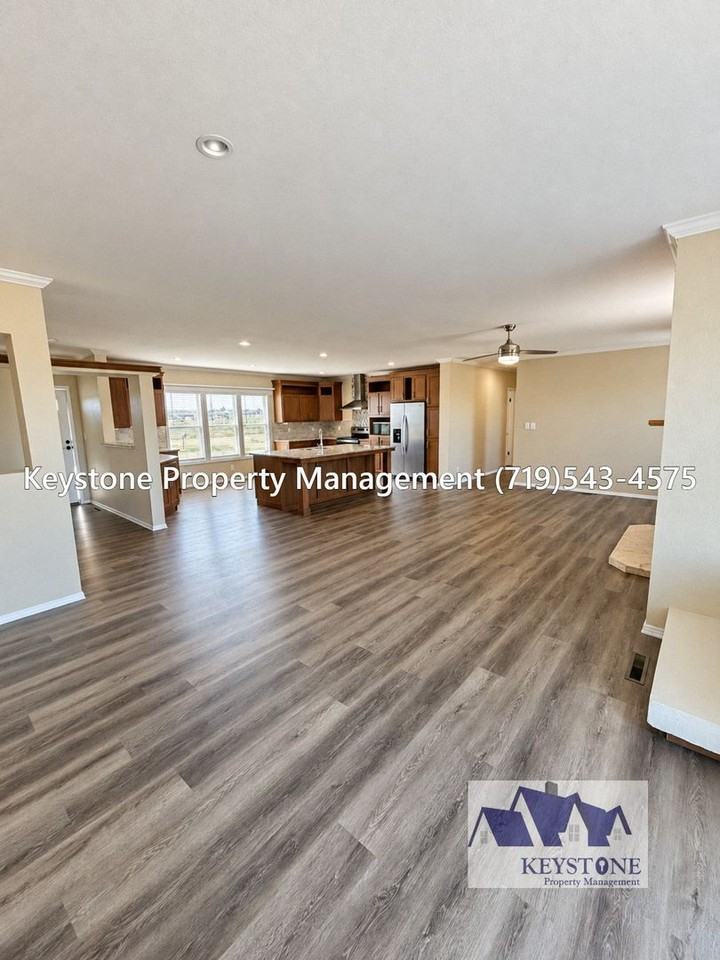 1051 E Platteville Blvd - Photo 5 of 33