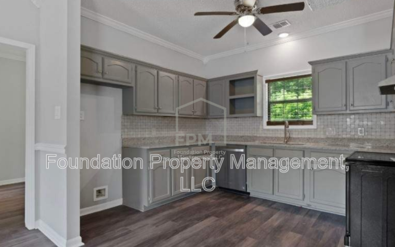 2701 College St - Photo 4 of 20