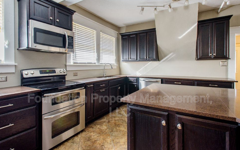 895 N Avalon St - Photo 3 of 21
