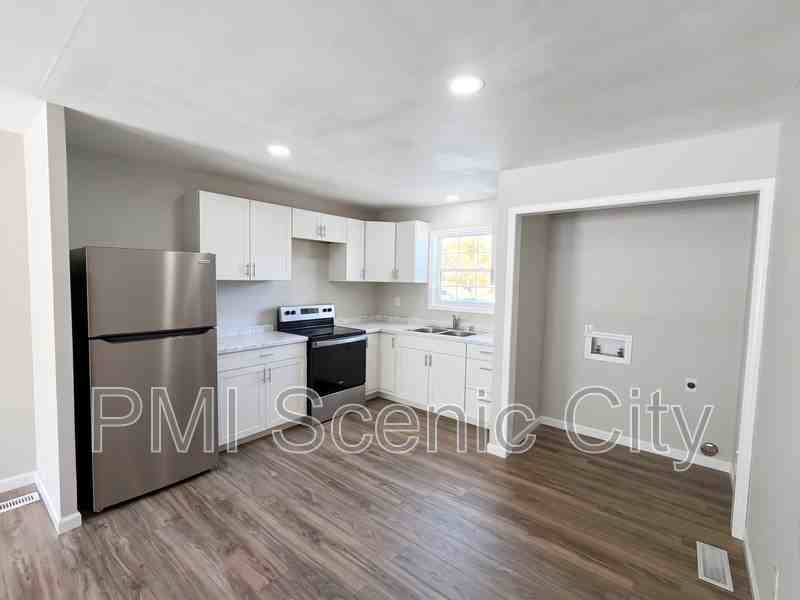 479 Old Federal Rd Se #B - Photo 3 of 10