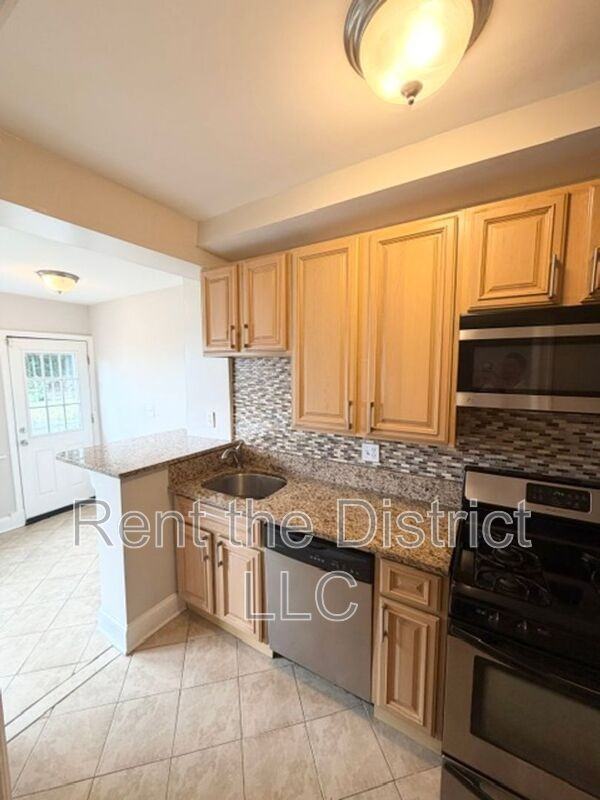 1512 Trinidad Ave Ne - Photo 3 of 20