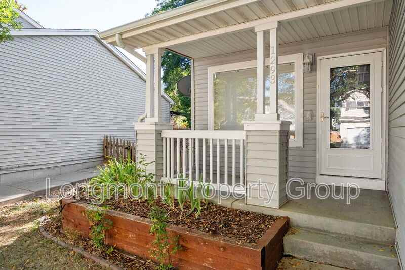 1293 Red Mountain Dr - Photo 3 of 23