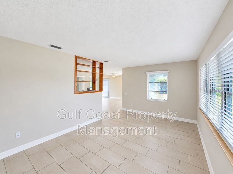 5811 18th St W - Photo 3 of 18