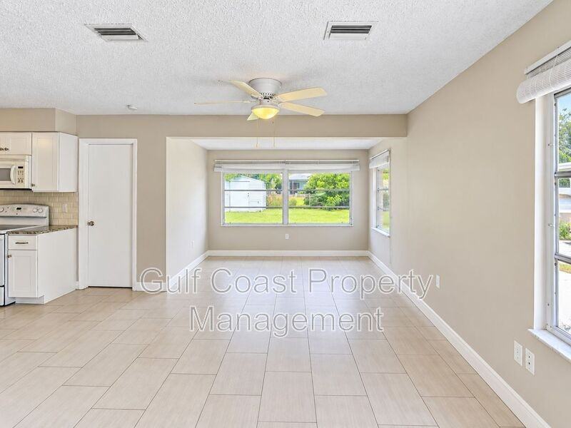 5811 18th St W - Photo 7 of 18