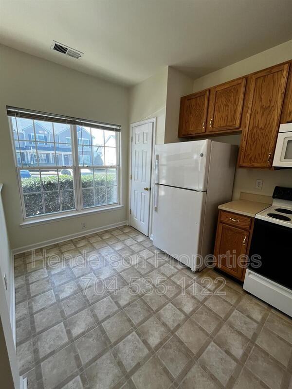 10452 Stokeshill Ct - Photo 4 of 13