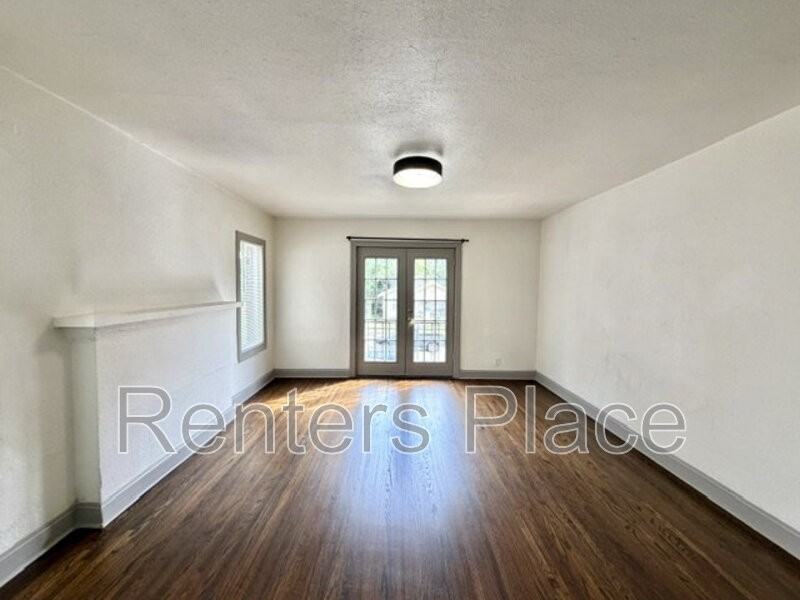 1128 S Rockford Ave #3 - Photo 3 of 11