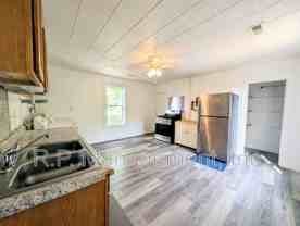 421 Banfil St - Photo 1 of 1