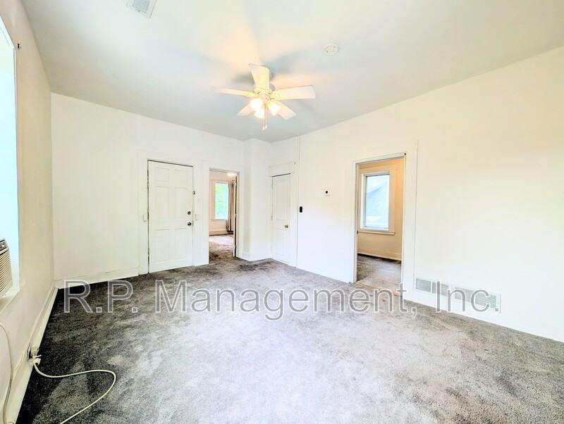 421 Banfil St - Photo 6 of 11