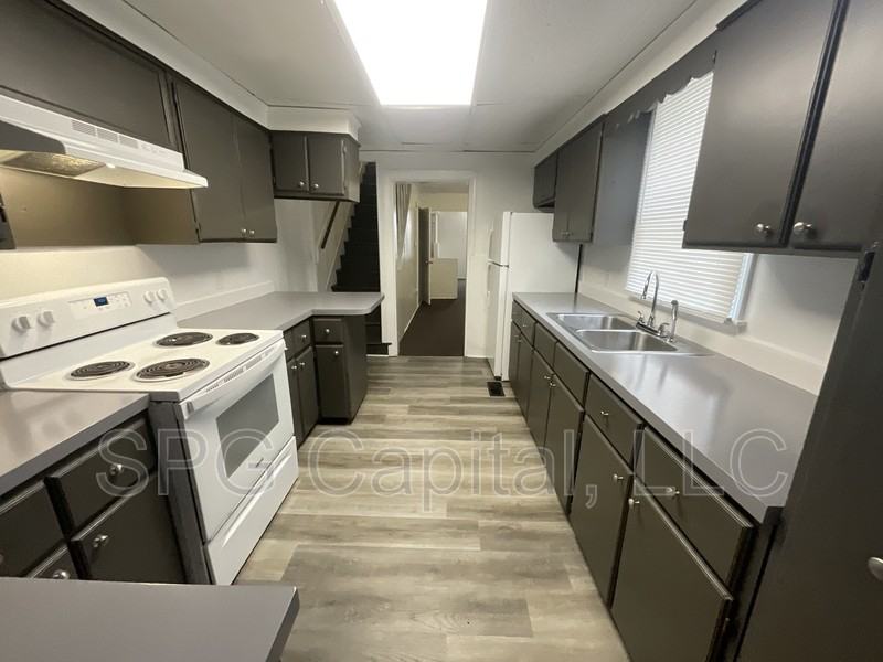 150 Arch St - Photo 3 of 10