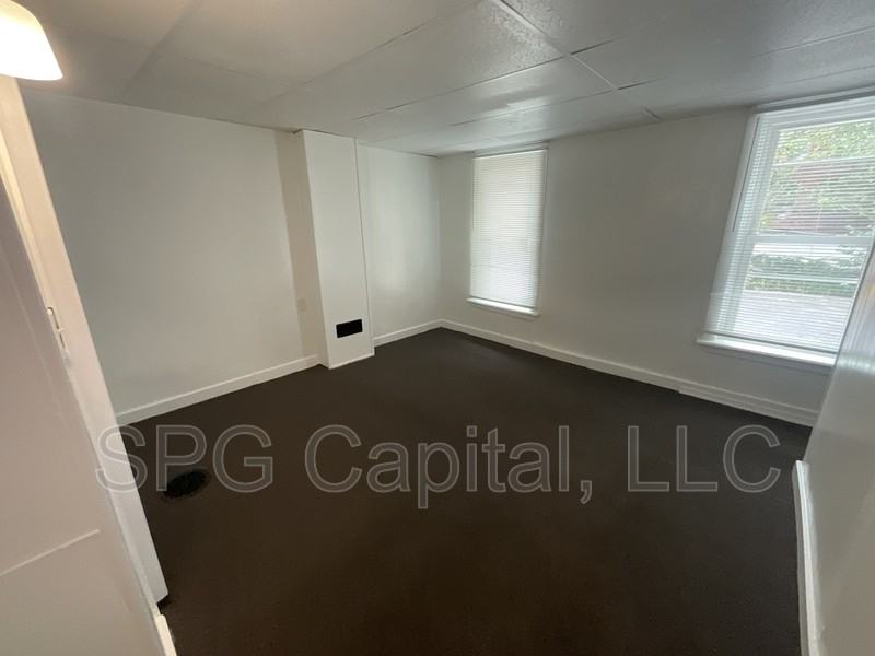 150 Arch St - Photo 7 of 10