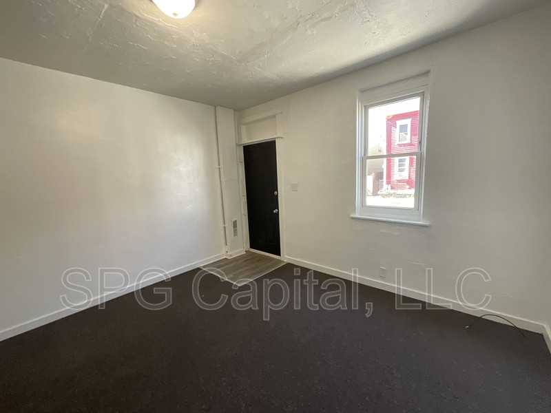 313 S Penn St - Photo 2 of 10